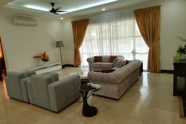 Kiara Peak (Puncak Kiara)