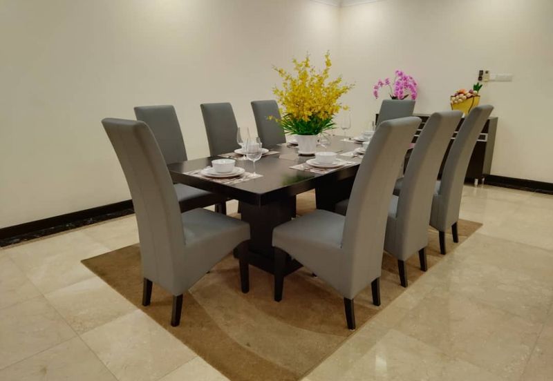 Kiara Peak (Puncak Kiara)