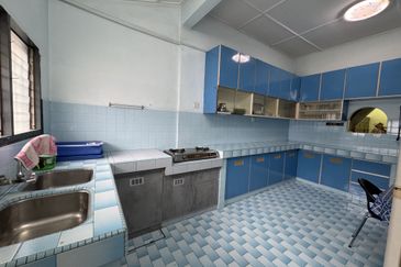 Bangsar, Kuala Lumpur 1.5 storey link house for rent