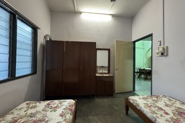 Bangsar, Kuala Lumpur 1.5 storey link house for rent