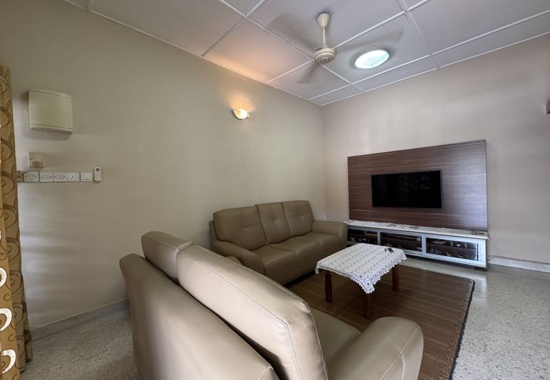 Bangsar, Kuala Lumpur 1.5 storey link house for rent