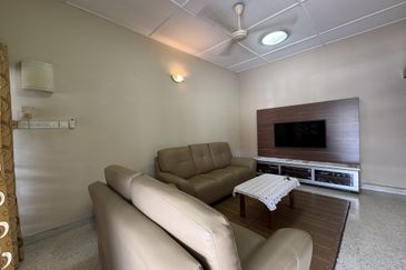 Bangsar, Kuala Lumpur 1.5 storey link house for rent