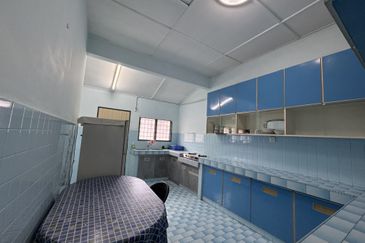 Bangsar, Kuala Lumpur 1.5 storey link house for rent