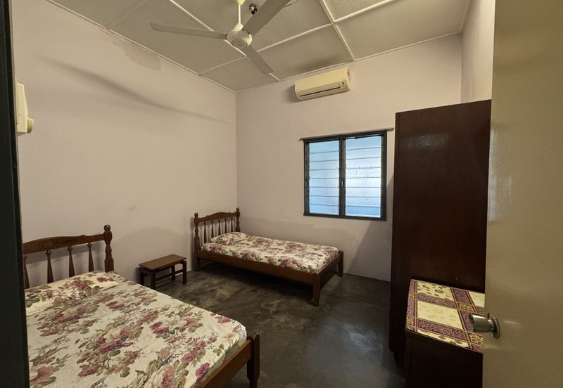 Bangsar, Kuala Lumpur 1.5 storey link house for rent