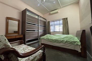 Bangsar, Kuala Lumpur 1.5 storey link house for rent