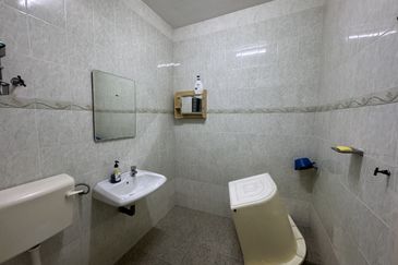 Bangsar, Kuala Lumpur 1.5 storey link house for rent