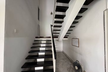 SS22, PETALING JAYA DOUBLE SSTOREY HOUSE FOR SALE