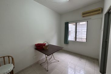 SS22, PETALING JAYA DOUBLE SSTOREY HOUSE FOR SALE