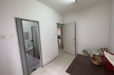 SS22, PETALING JAYA DOUBLE SSTOREY HOUSE FOR SALE