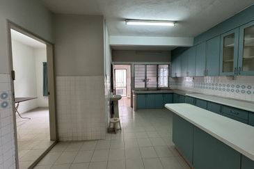 SS22, PETALING JAYA DOUBLE SSTOREY HOUSE FOR SALE