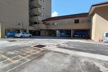 Putra Suria Residency Apartment