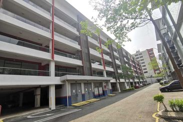 Hexa Commercial Centre