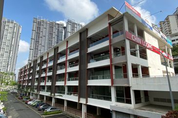 Hexa Commercial Centre