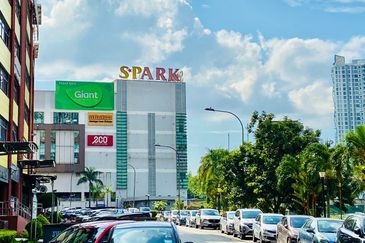 Hexa Commercial Centre