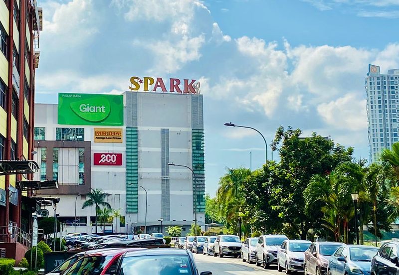 Hexa Commercial Centre