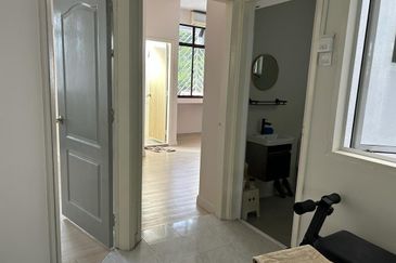 Jalan Bunga Anggerik 