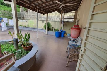 Jalan Bunga Anggerik 