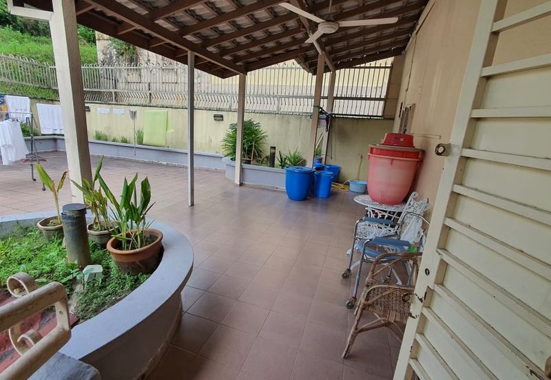 Jalan Bunga Anggerik 