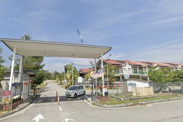 IMPIANA VILLA @TAMAN TUANKU JAAFAR