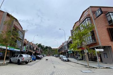 Pusat Komersil Lobal [GF] For Rent