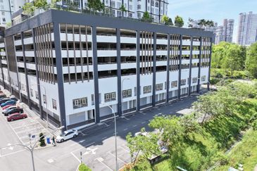 M-Niaga Bandar Bukit Mahkota Shop Lot For Sale