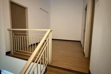 BANDAR AINSDALE (MEKAR)