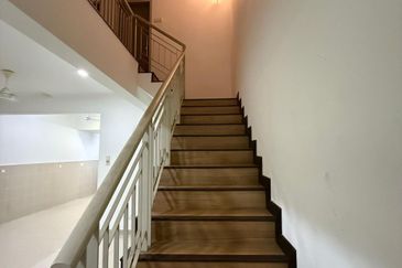 BANDAR AINSDALE (MEKAR)