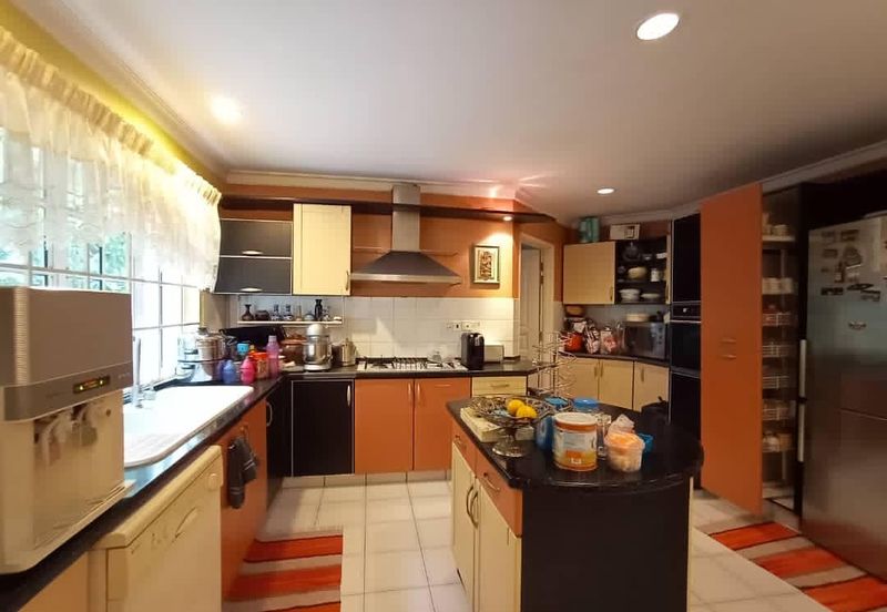 Bukit Pantai (Pantai Hill)