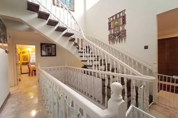 Bukit Pantai (Pantai Hill)