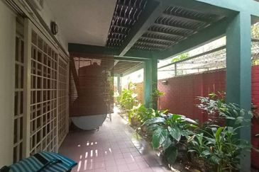 Bukit Pantai (Pantai Hill)