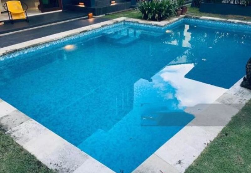 Cozy Renovated Bungalow with Private Pool