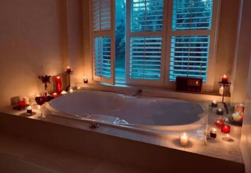 Cozy Renovated Bungalow with Private Pool