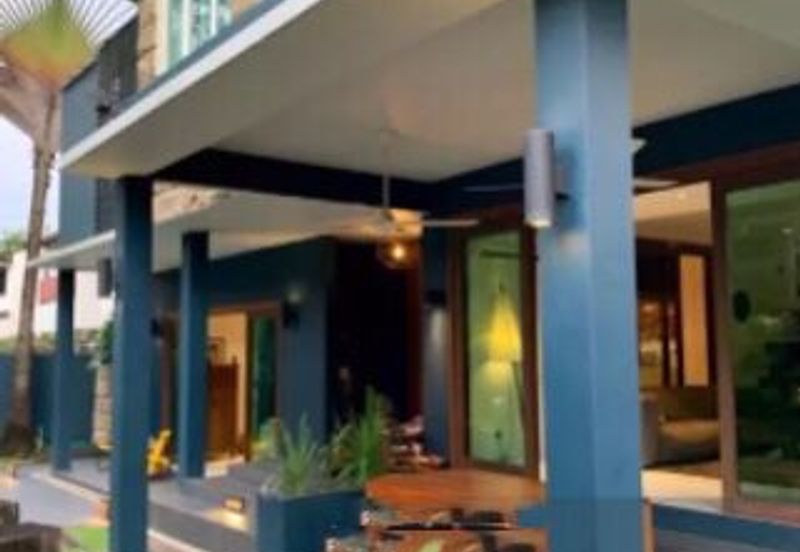 Cozy Renovated Bungalow with Private Pool