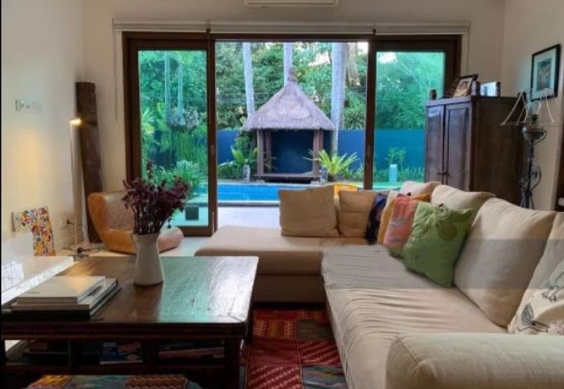 Cozy Renovated Bungalow with Private Pool