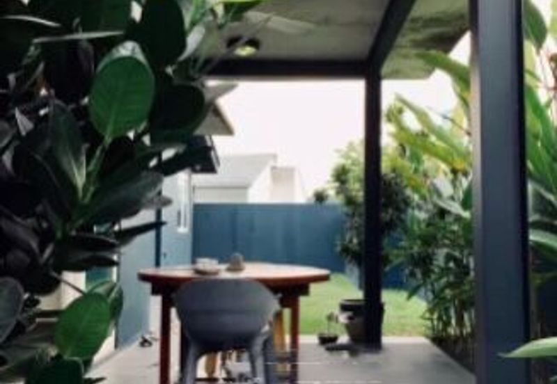 Cozy Renovated Bungalow with Private Pool