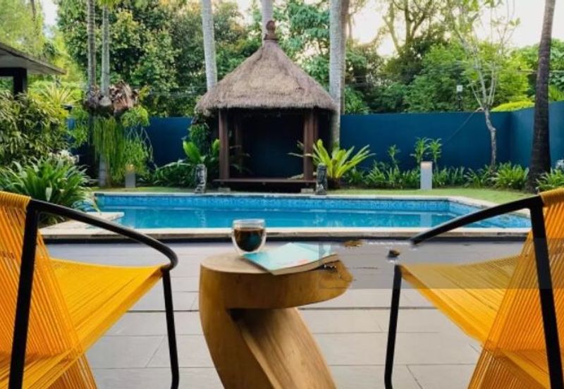 Cozy Renovated Bungalow with Private Pool