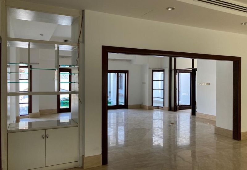 Huge Bungalow with Private Pool