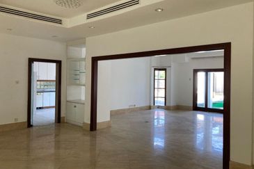 Huge Bungalow with Private Pool