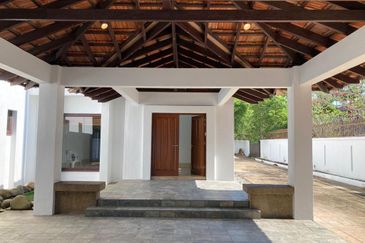 Huge Bungalow with Private Pool