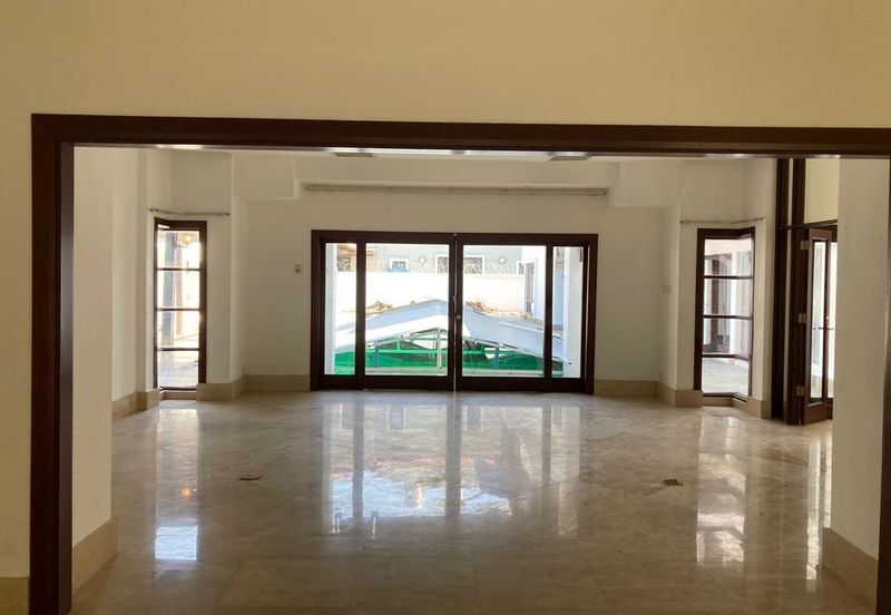 Huge Bungalow with Private Pool