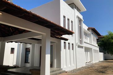 Huge Bungalow with Private Pool