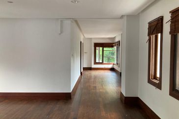 Huge Bungalow with Private Pool