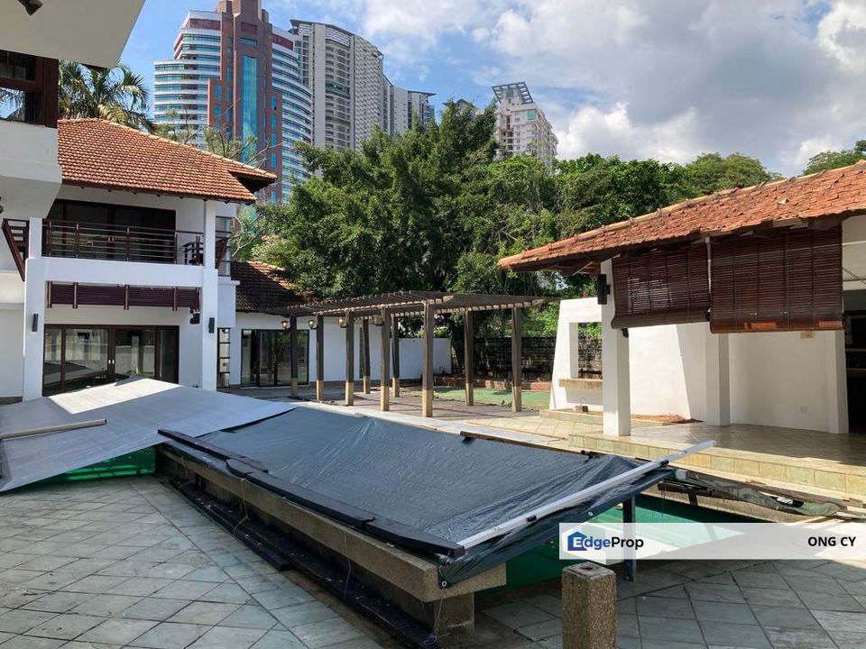 Huge Bungalow with Private Pool, Kuala Lumpur, KL City