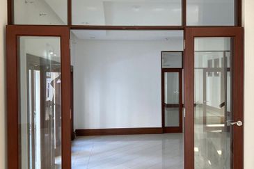 Huge Bungalow with Private Pool