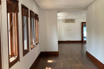 Huge Bungalow with Private Pool