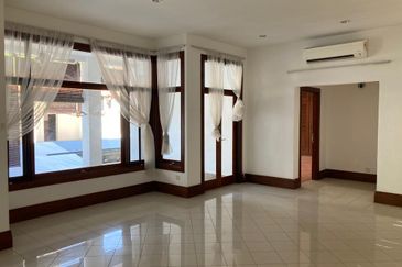 Huge Bungalow with Private Pool