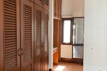 Huge Bungalow with Private Pool