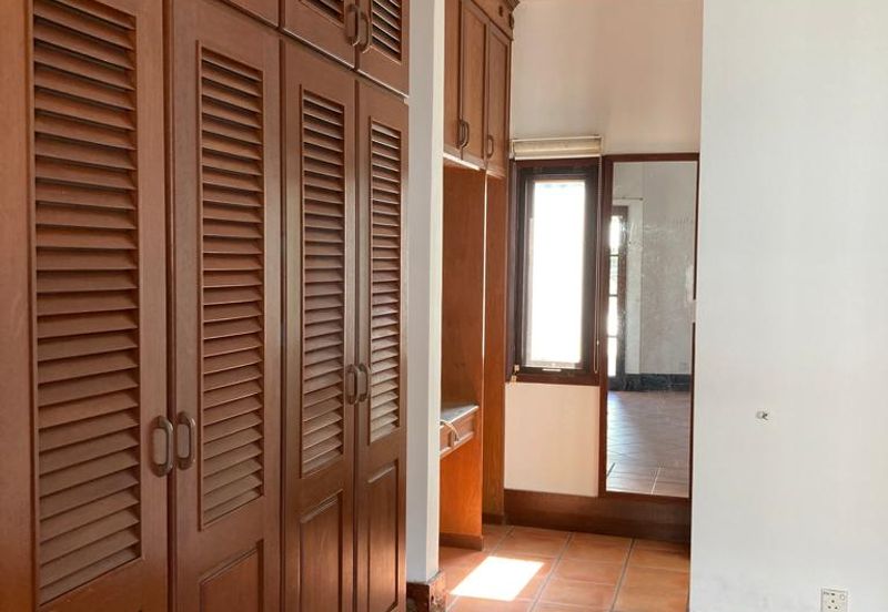 Huge Bungalow with Private Pool