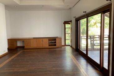 Huge Bungalow with Private Pool