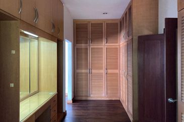 Huge Bungalow with Private Pool